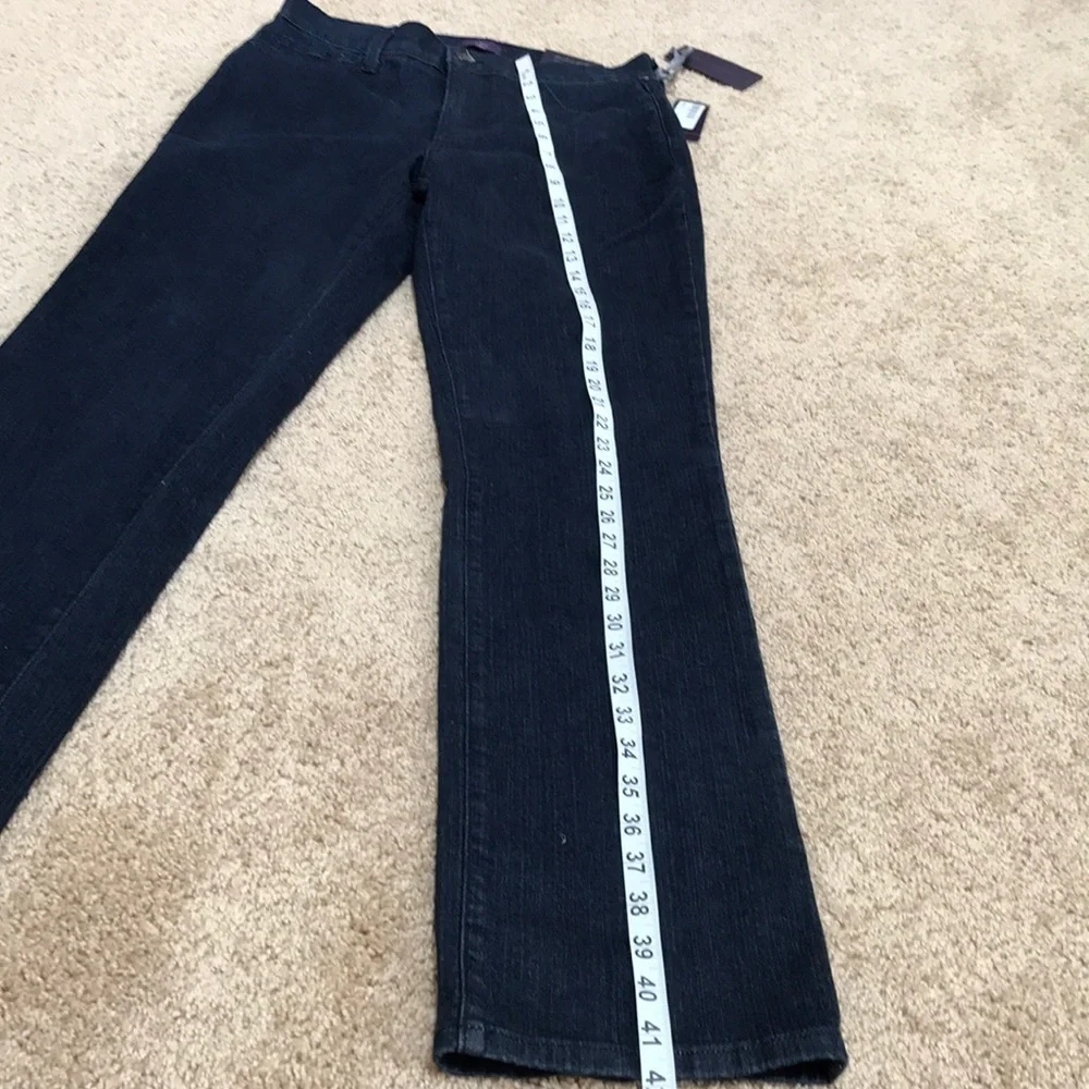 NWT! NYDJ Size 8 blue straight slimming jeans